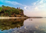 Eksplorasi Keindahan Pantai Geger Beach Bali