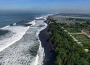 Menikmati Suasana Pantai Baru di Jogja