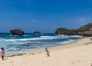 Petualangan Seru di Pantai Srau Pacitan