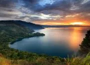 Menjelajahi Keindahan Gunung Toba: Supervulkan dan Danau Terbesar di Indonesia