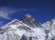 Petualangan Menaklukkan Gunung Everest