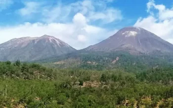 Keajaiban Gunung Lewotobi: Wisata Alam yang Menantang