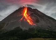 Keagungan Gunung Merapi: Antara Bahaya dan Keindahan