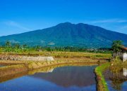 Keindahan dan Misteri Gunung Salak