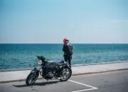 Tips Liburan Aman ke Pantai dengan Sepeda Motor