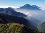 Menaklukkan Gunung Bismo: Petualangan Tak Terlupakan di Jawa Tengah