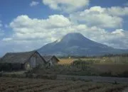 Gunung Sinabung: Keindahan dan Tantangan di Tanah Karo