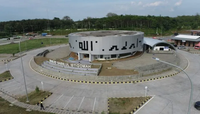 Rest Area KM 379: Tempat Istirahat Favorit di Tol Batang-Semarang